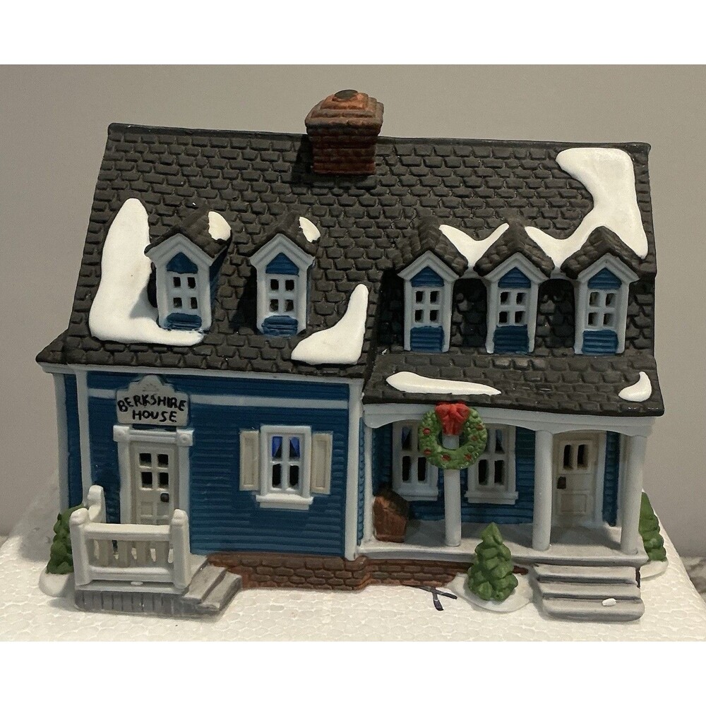 Dept 56 New England Berkshire House Village Retired